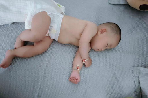 果洛孕妇肚子一跳一跳